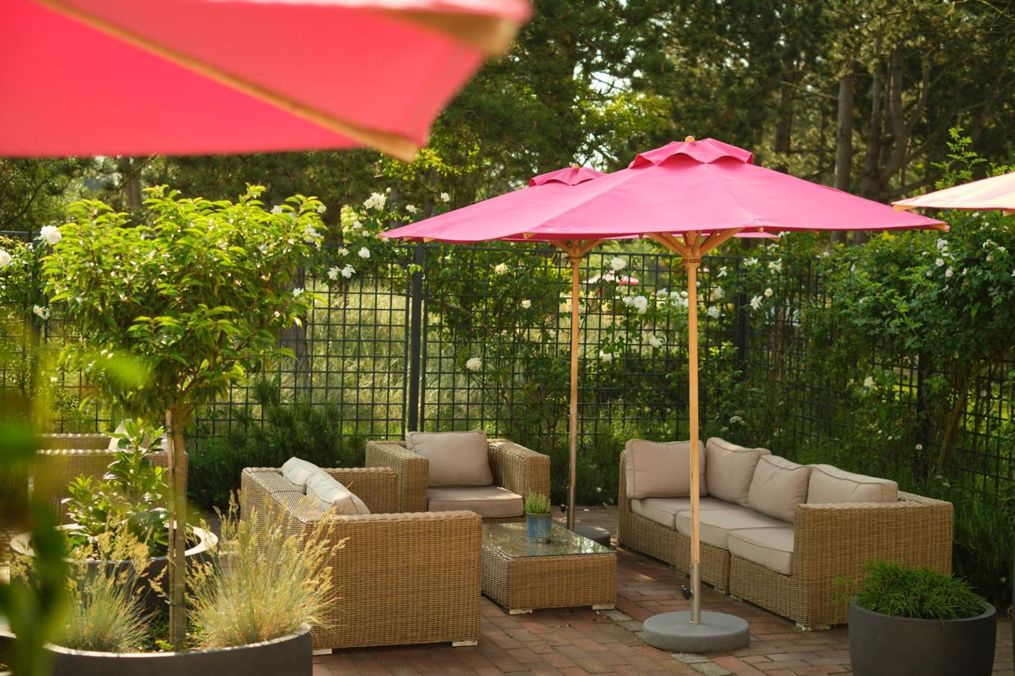 阿勒尔福斯Spa酒店 圣彼得奥尔丁 外观 照片 A patio umbrella